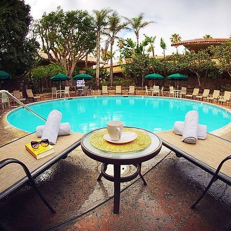 Harbortown Point Hotel Ventura Bagian luar foto