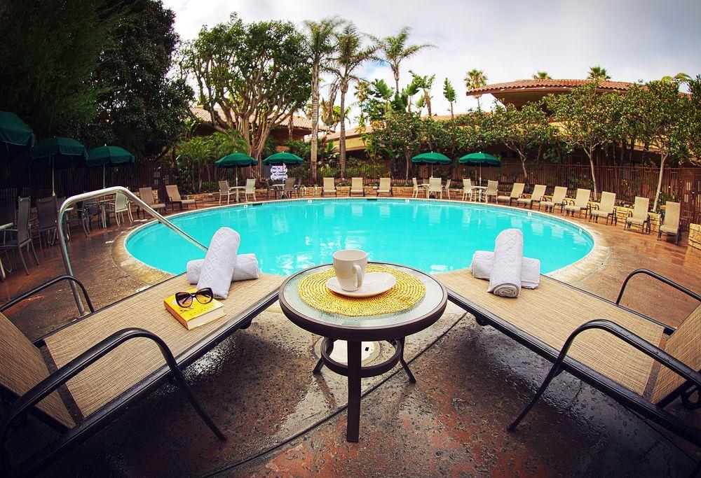 Harbortown Point Hotel Ventura Bagian luar foto