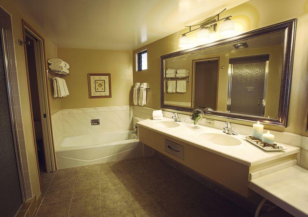 Harbortown Point Hotel Ventura Bagian luar foto
