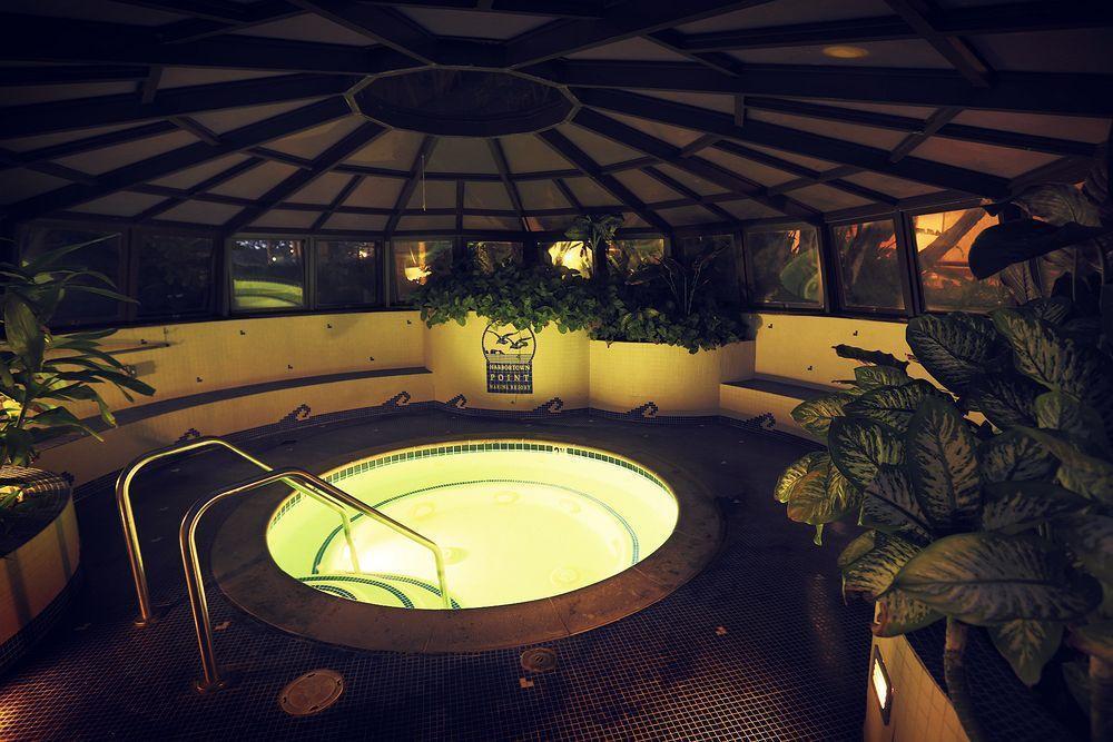 Harbortown Point Hotel Ventura Bagian luar foto