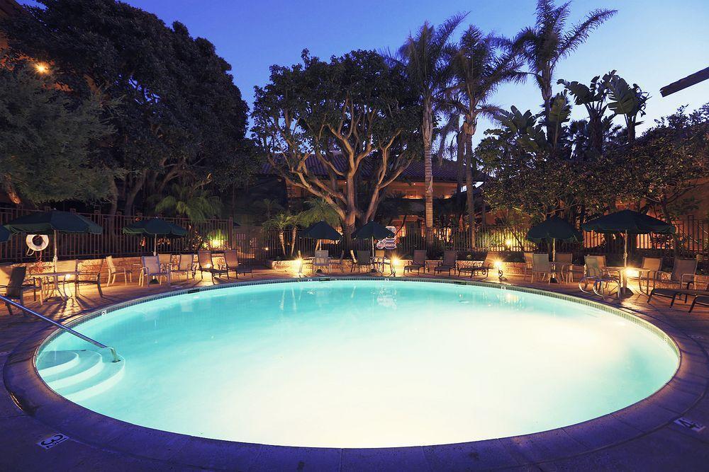 Harbortown Point Hotel Ventura Bagian luar foto
