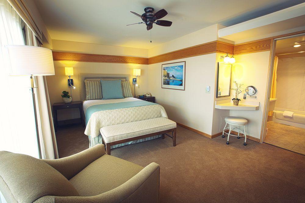 Harbortown Point Hotel Ventura Bagian luar foto