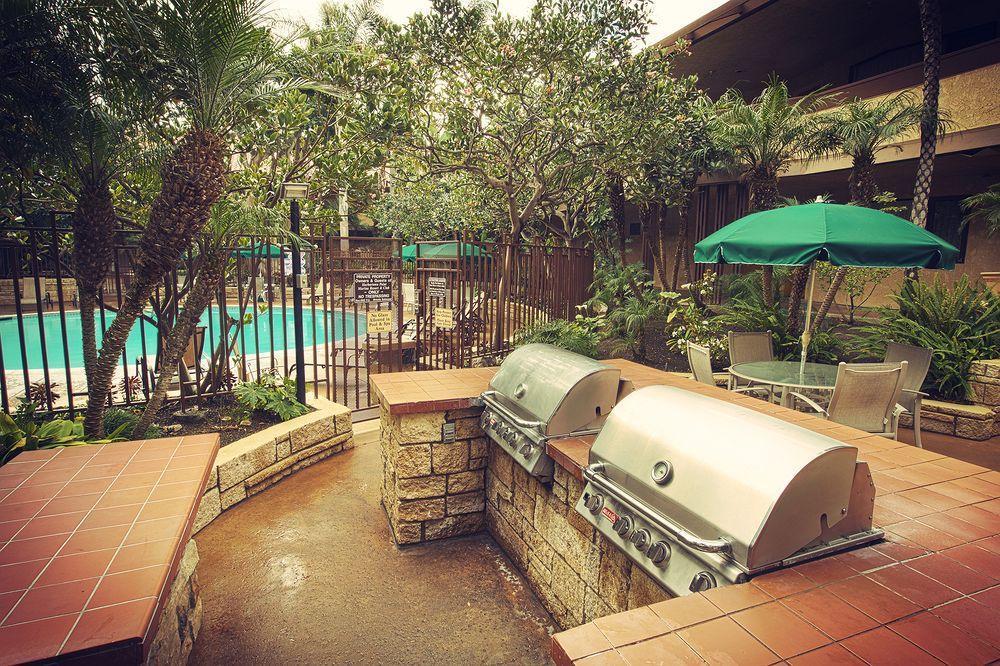 Harbortown Point Hotel Ventura Bagian luar foto